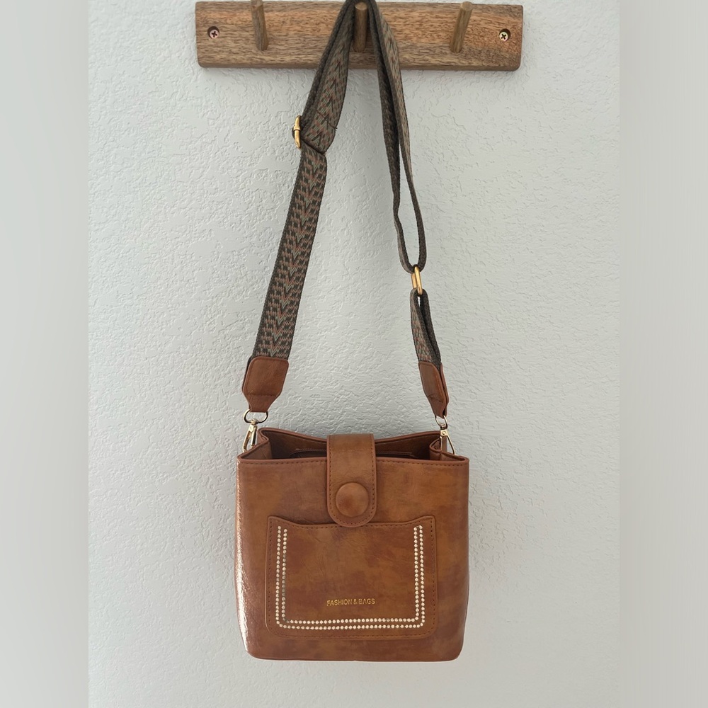 Fashion & Bags Brown Vegan Leather Crossbody Purse with Guitar Strap Boho Small